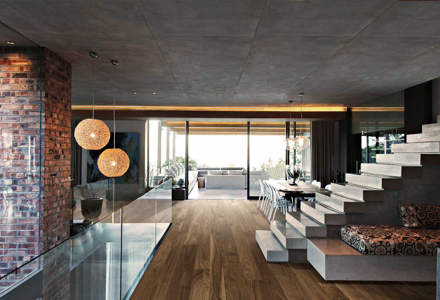 Contemporary Wood | CLASSICO-Noce-Americano-Natur-Spazzolato-Verniciato (1) | White & White